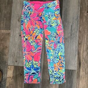 Lilly Pulitzer UPF 50+ Luxletic Weekender 21” Cropped Leggings colorful Floral